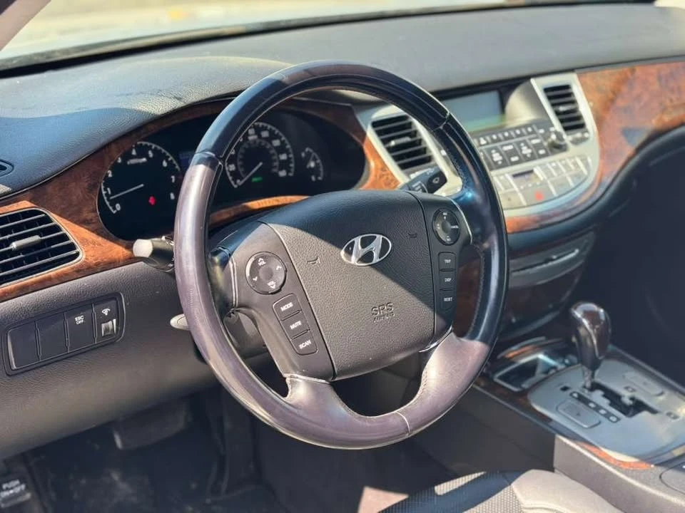 2009 Hyundai Genesis - Image 7 of 13