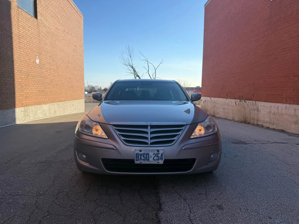 2009 Hyundai Genesis - Image 2 of 12