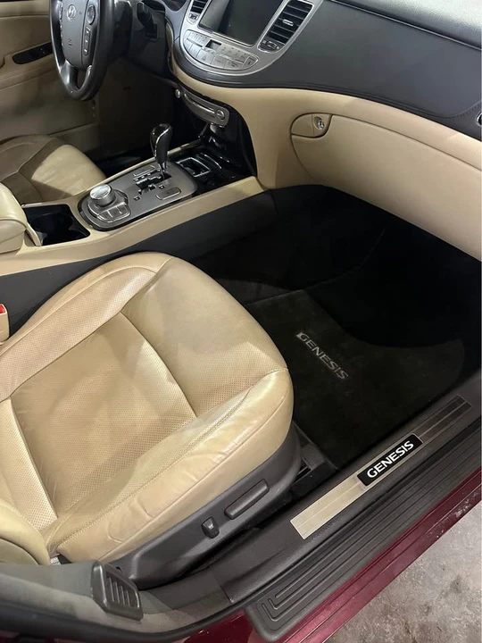 2009 Hyundai Genesis - Image 11 of 14