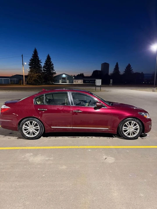 2009 Hyundai Genesis - Image 3 of 14