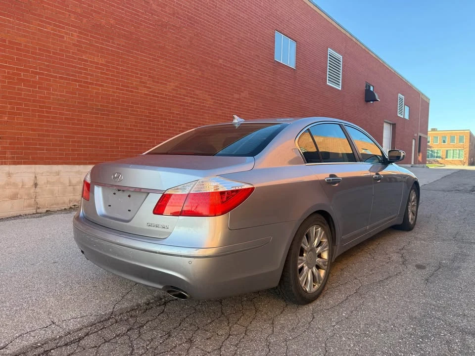 2009 Hyundai Genesis - Image 4 of 12