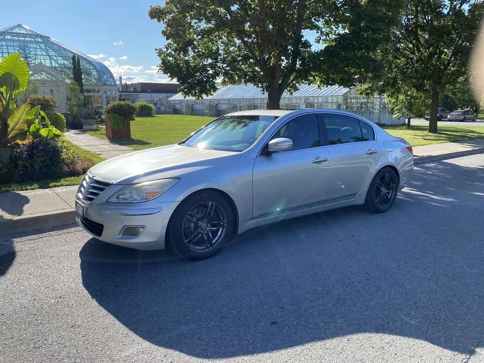 2009 Hyundai Genesis - Image 6 of 8
