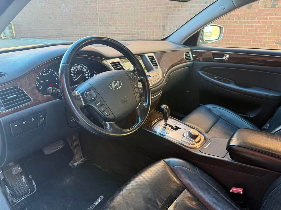 2009 Hyundai Genesis - Image 6 of 12