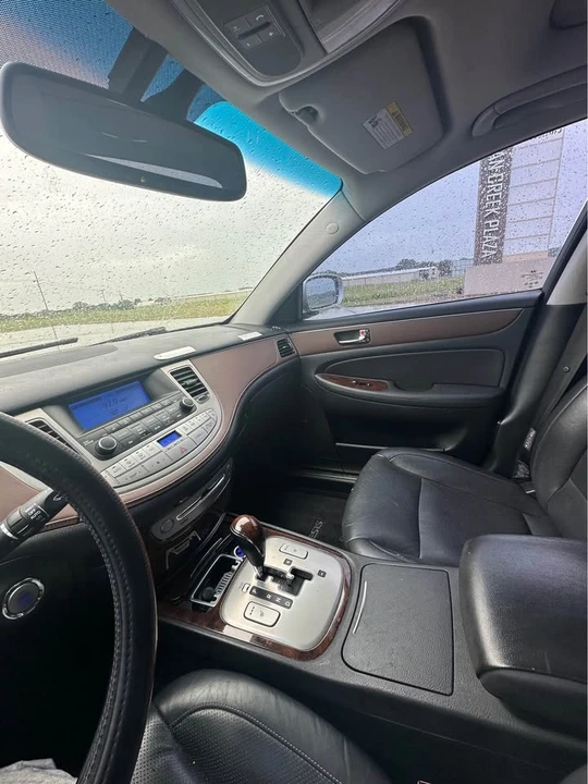 2009 Hyundai Genesis - Image 2 of 8
