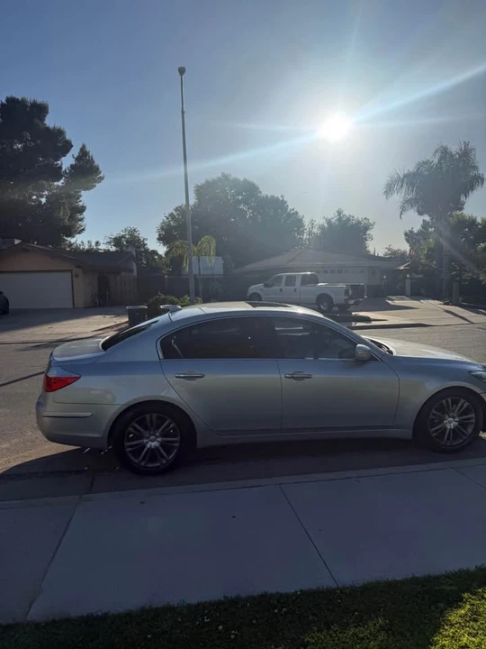 2009 Hyundai Genesis - Image 6 of 18