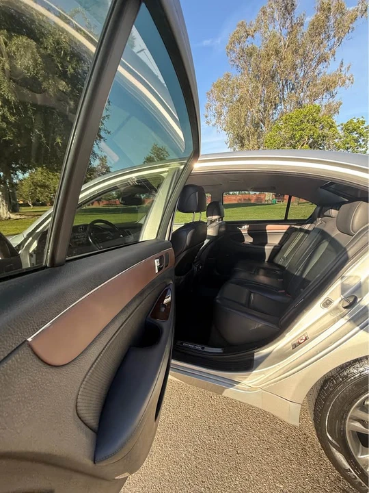 2009 Hyundai Genesis - Image 10 of 18