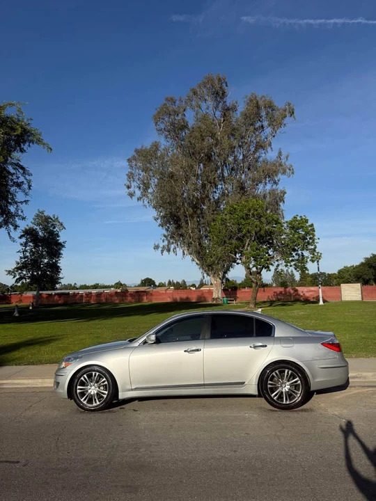 2009 Hyundai Genesis - Image 4 of 18