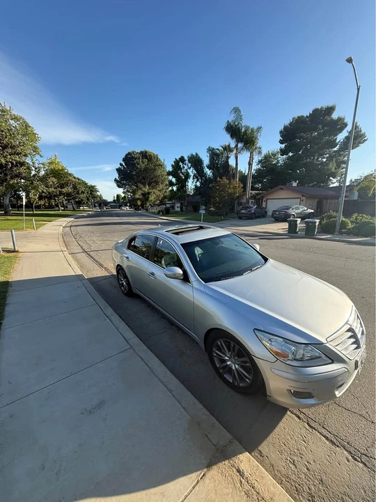 2009 Hyundai Genesis - Image 7 of 18