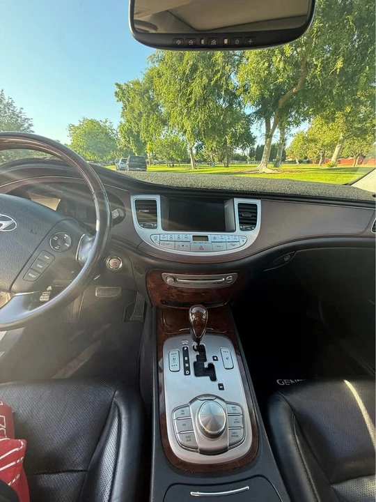 2009 Hyundai Genesis - Image 3 of 18