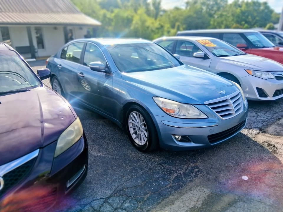 2009 Hyundai Genesis - Image 2 of 8