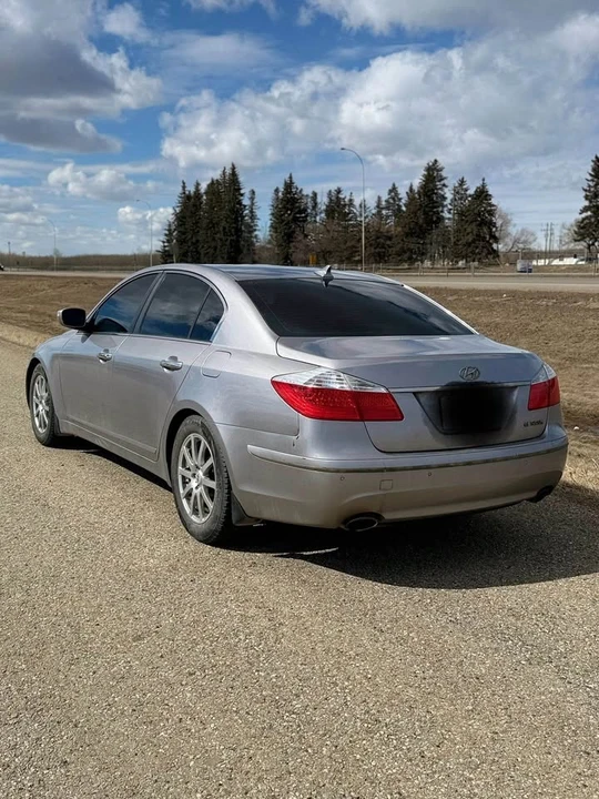 2009 Hyundai Genesis - Image 7 of 14