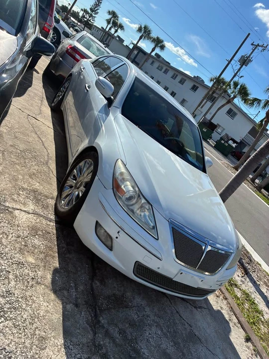 2009 Hyundai Genesis - Image 2 of 4