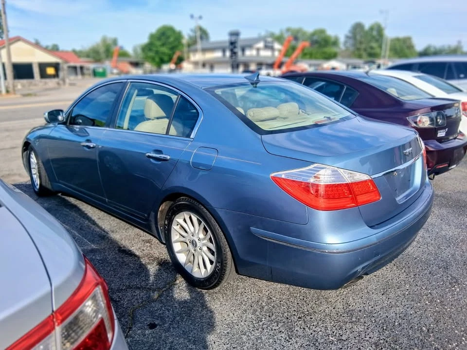 2009 Hyundai Genesis - Image 3 of 8