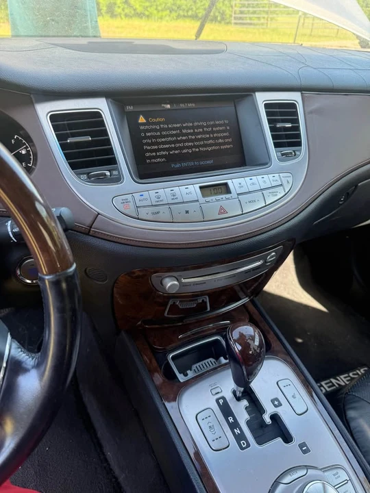 2009 Hyundai Genesis - Image 10 of 10