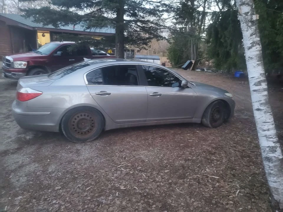 2009 Hyundai Genesis - Image 2 of 2