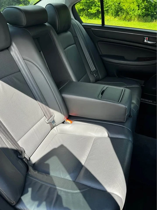 2009 Hyundai Genesis - Image 14 of 17
