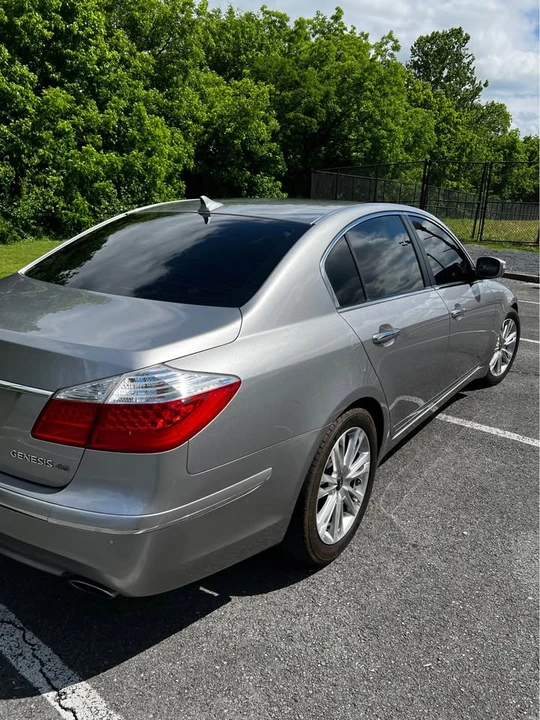 2009 Hyundai Genesis - Image 4 of 17
