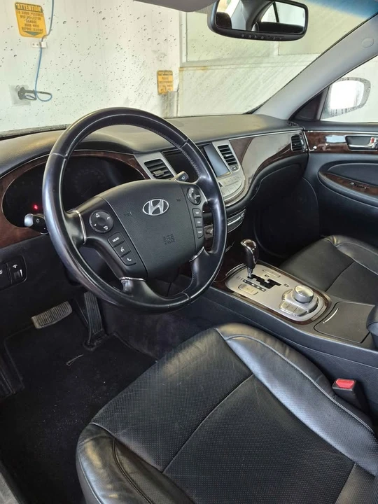 2009 Hyundai Genesis - Image 7 of 14