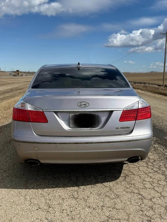 2009 Hyundai Genesis - Image 7 of 14