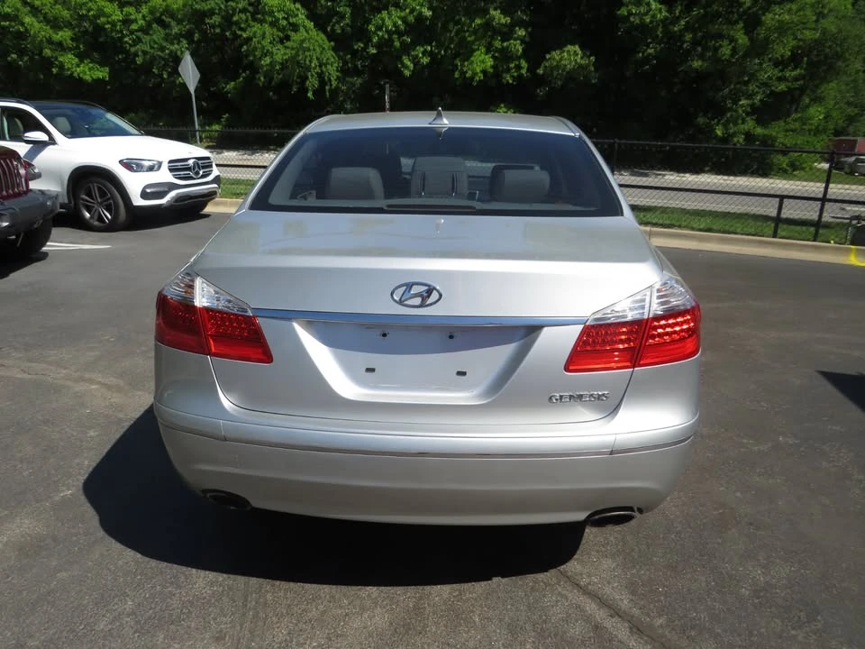 2009 Hyundai Genesis - Image 9 of 18
