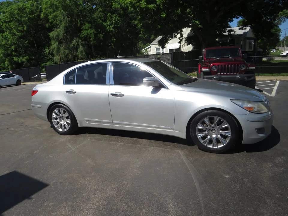 2009 Hyundai Genesis - Image 5 of 18