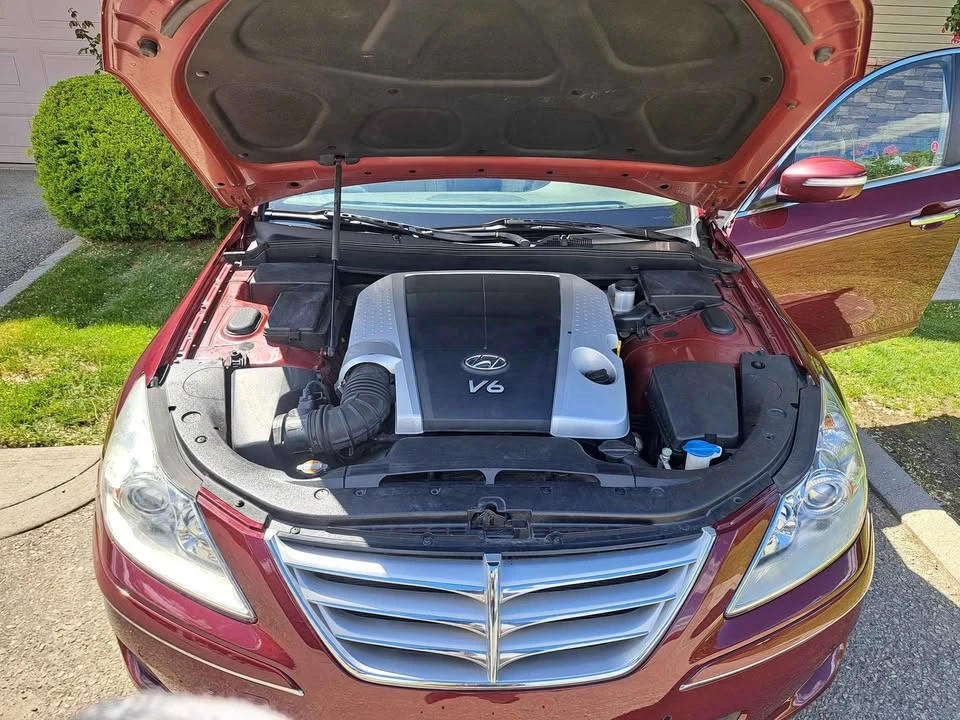 2009 Hyundai Genesis - Image 2 of 13