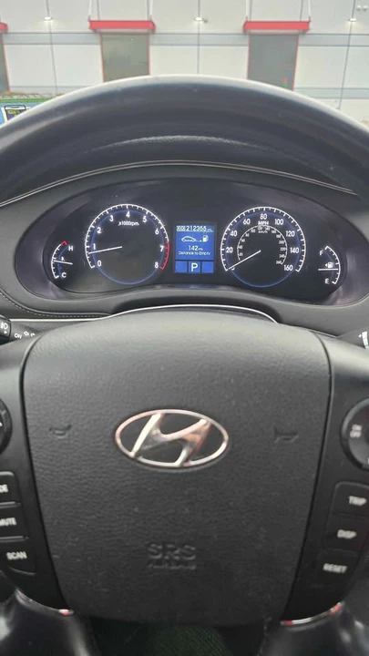 2009 Hyundai Genesis - Image 10 of 11