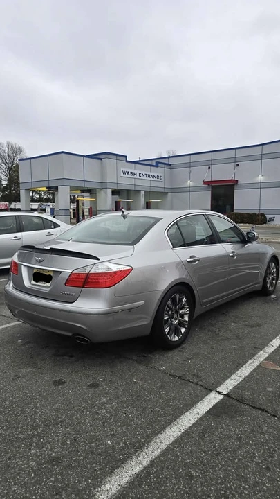 2009 Hyundai Genesis - Image 6 of 11