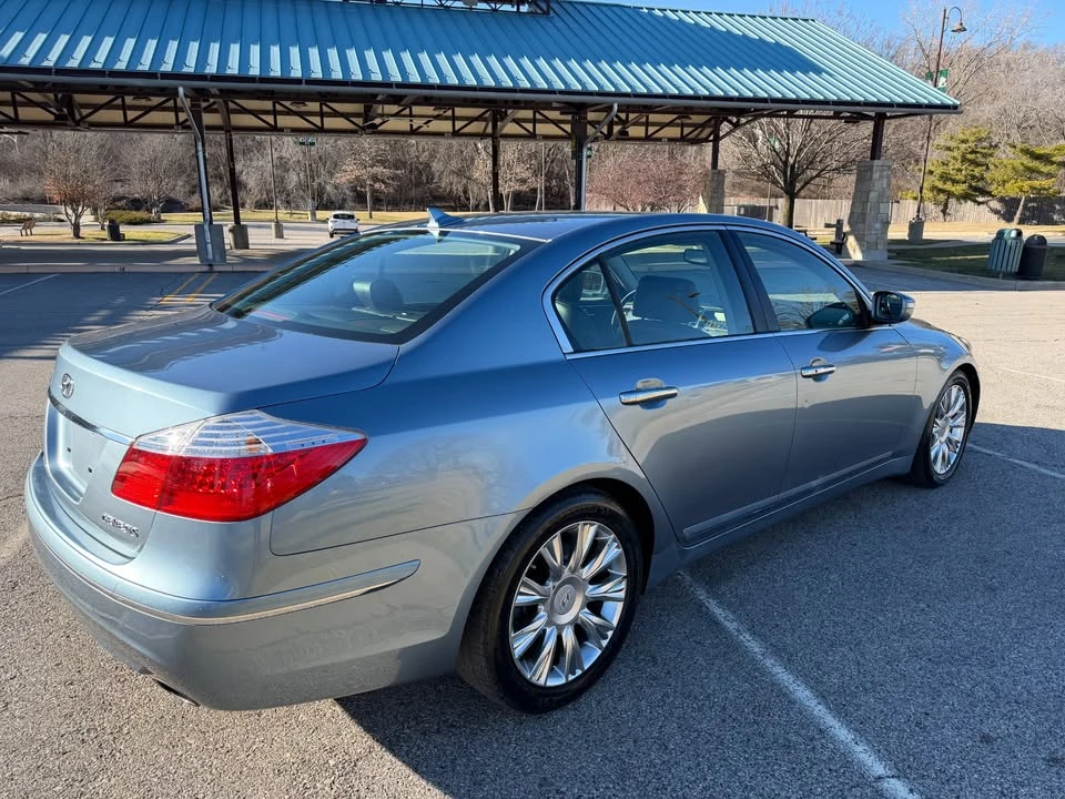 2009 Hyundai Genesis - Image 3 of 20