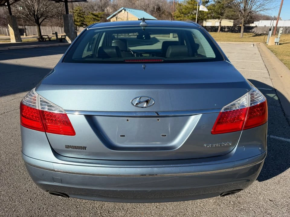 2009 Hyundai Genesis - Image 8 of 20