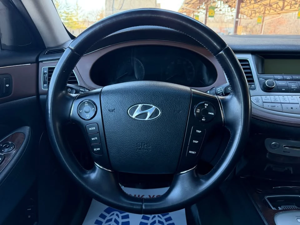 2009 Hyundai Genesis - Image 16 of 20