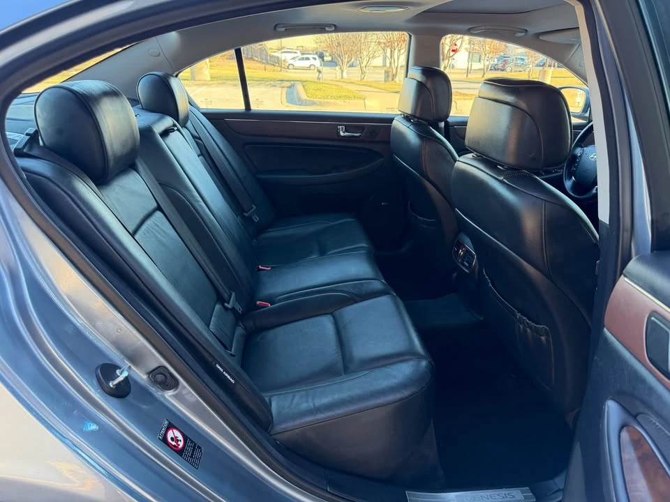 2009 Hyundai Genesis - Image 12 of 20