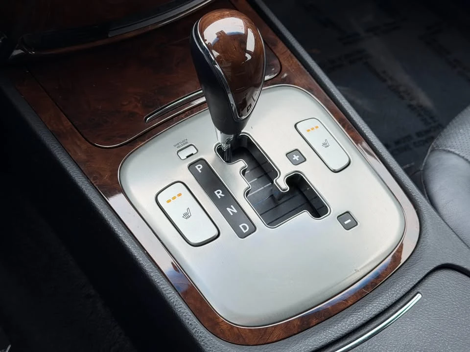 2009 Hyundai Genesis - Image 15 of 20