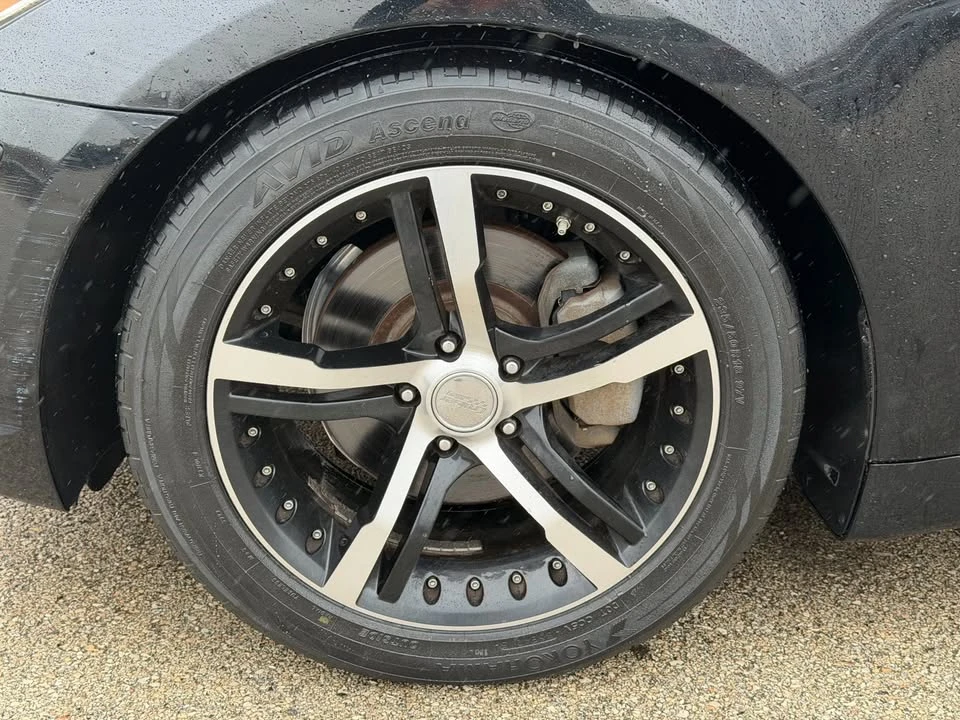 2009 Hyundai Genesis - Image 11 of 20
