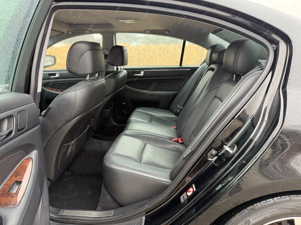 2009 Hyundai Genesis - Image 17 of 20