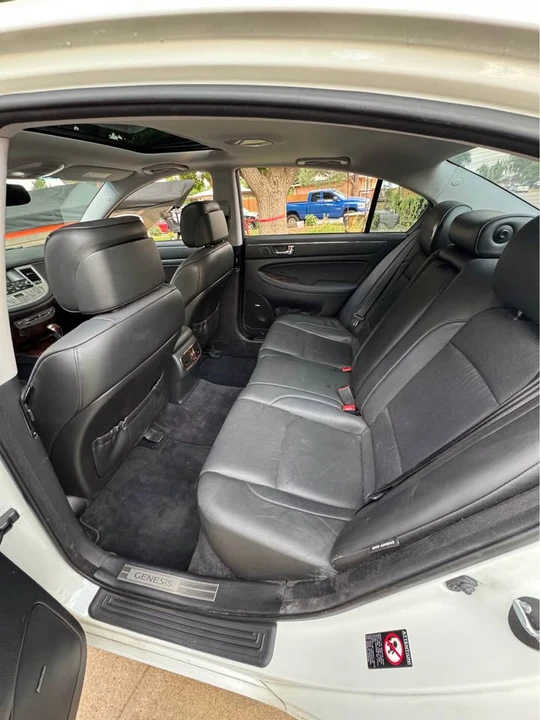 2009 Hyundai Genesis - Image 6 of 11