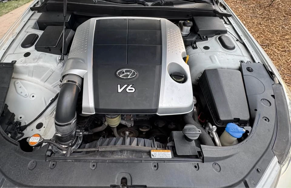 2009 Hyundai Genesis - Image 2 of 11