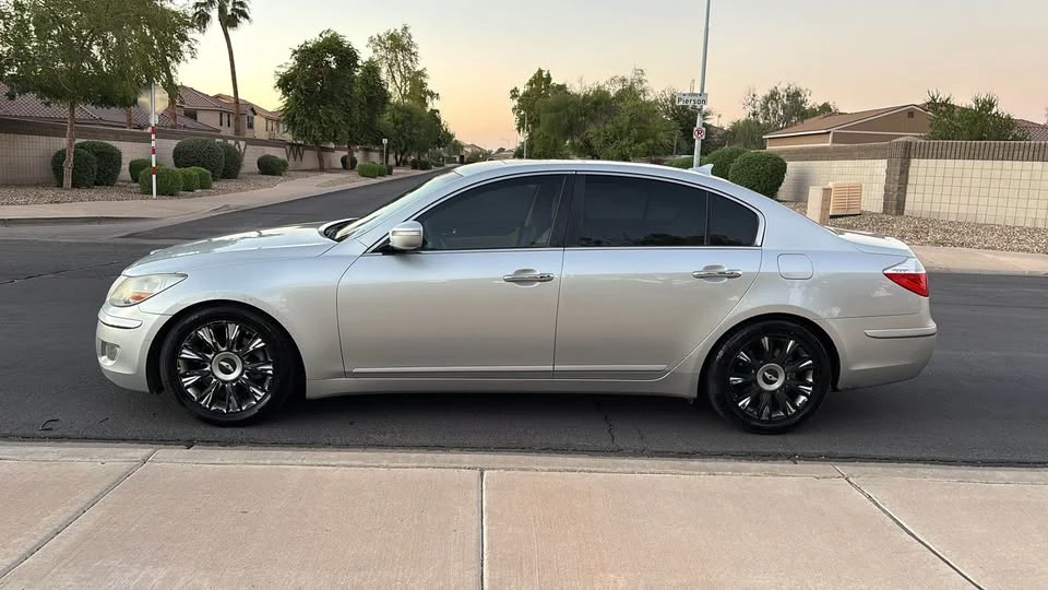 2009 Hyundai Genesis - Image 3 of 8