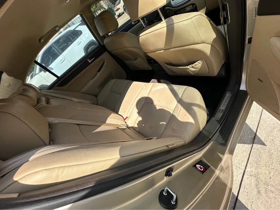 2009 Hyundai Genesis - Image 7 of 15