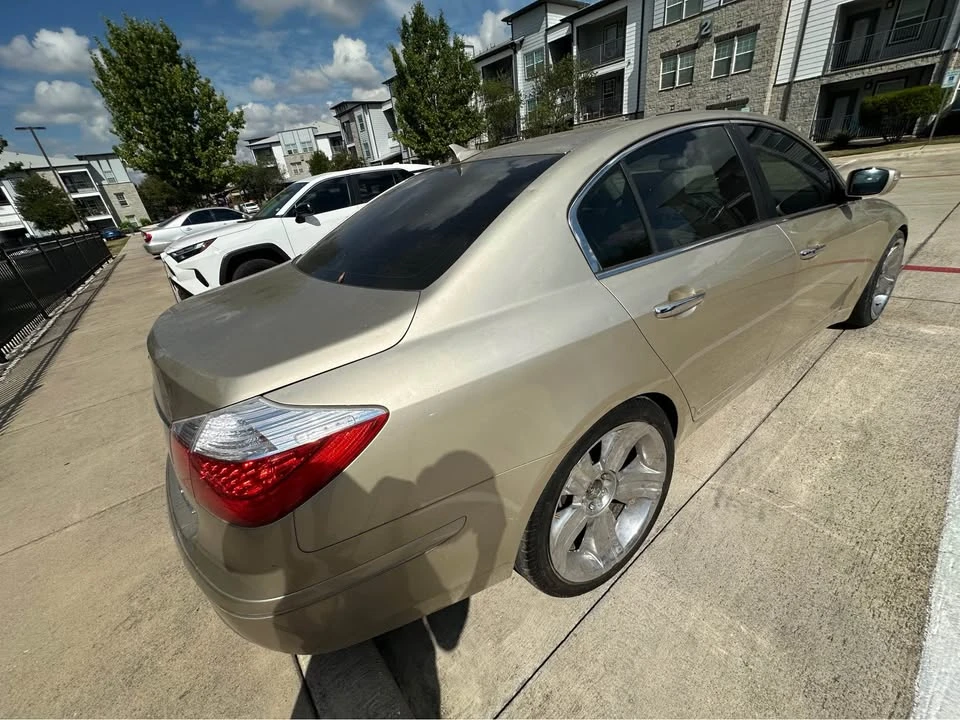 2009 Hyundai Genesis - Image 13 of 15