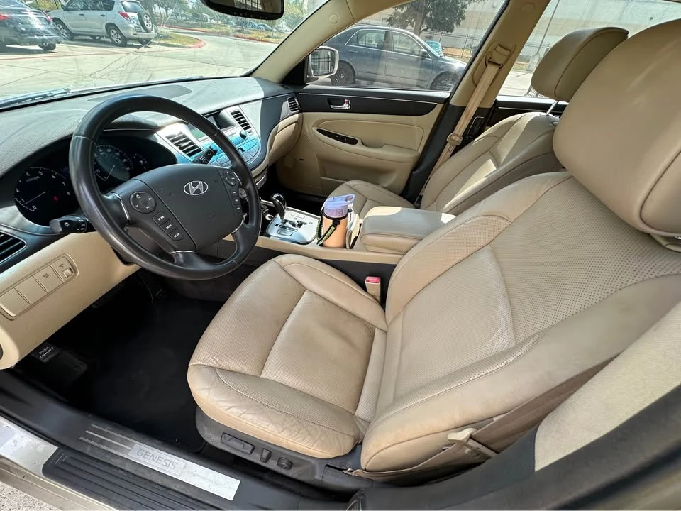 2009 Hyundai Genesis - Image 11 of 15