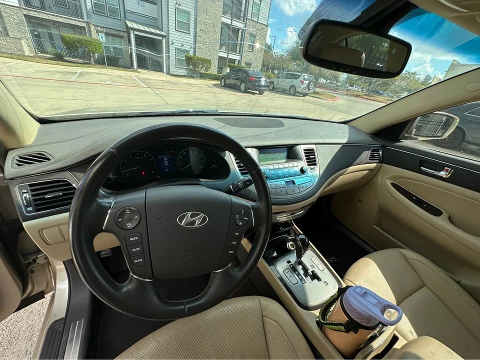 2009 Hyundai Genesis - Image 8 of 15