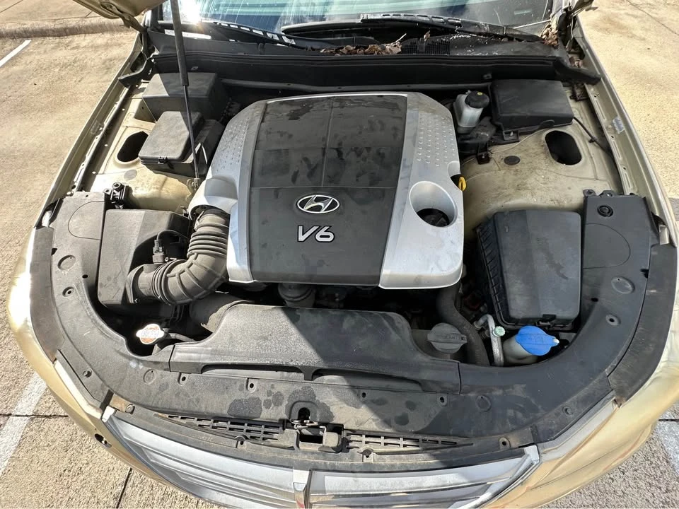 2009 Hyundai Genesis - Image 2 of 15