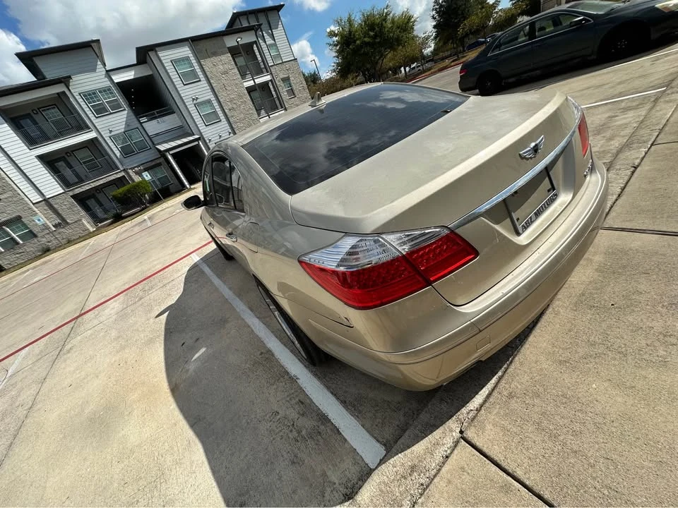 2009 Hyundai Genesis - Image 14 of 15