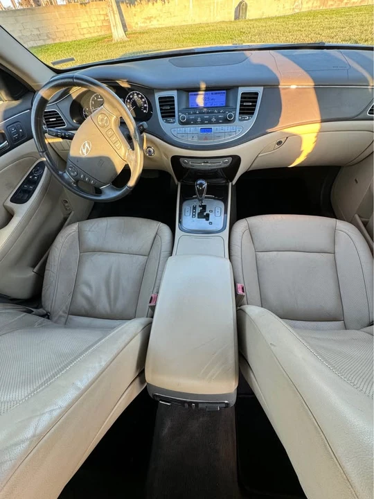 2009 Hyundai Genesis - Image 11 of 14