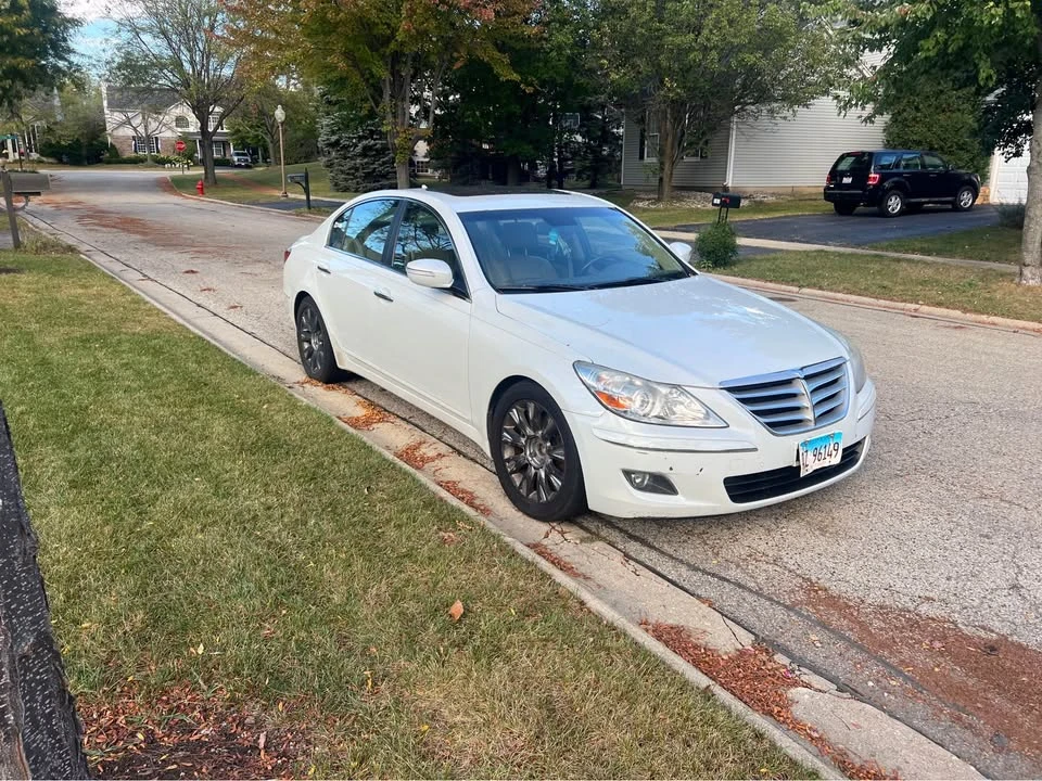2009 Hyundai Genesis - Image 4 of 10