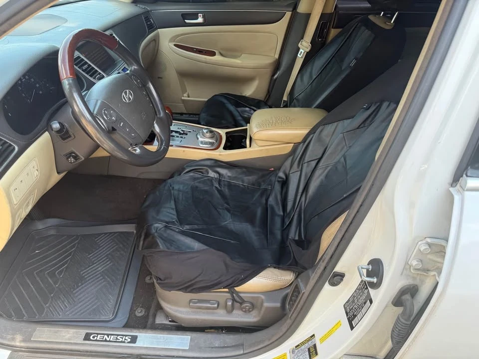 2009 Hyundai Genesis - Image 4 of 10
