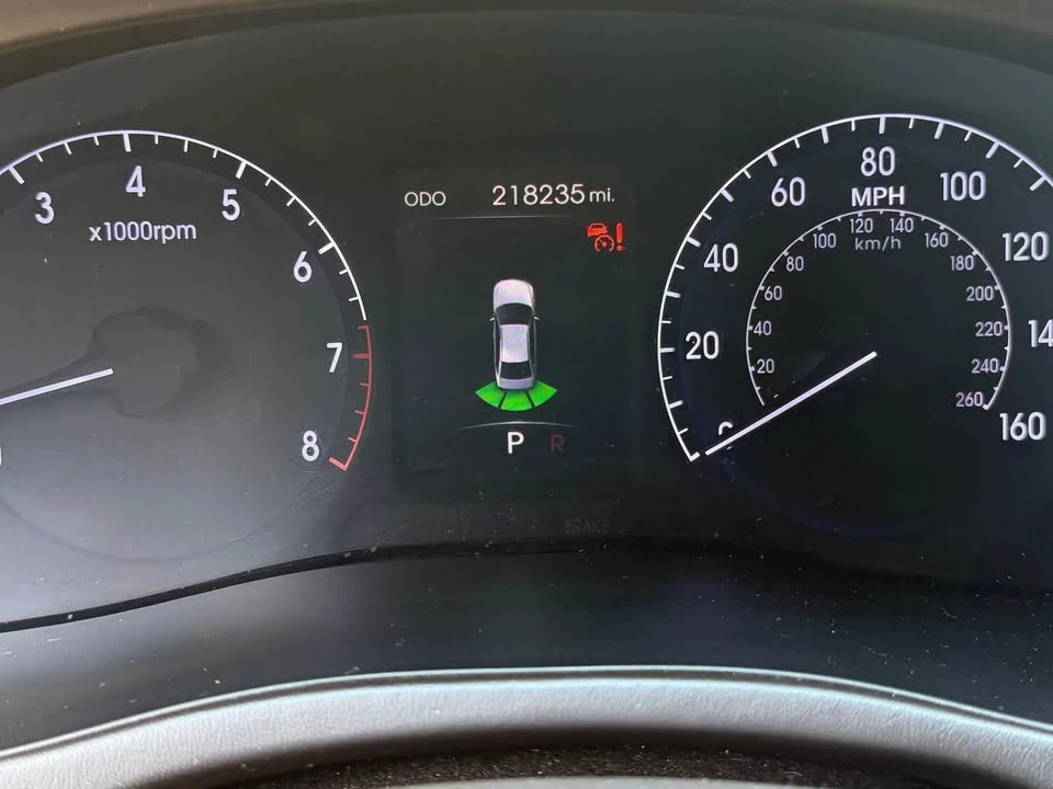 2009 Hyundai Genesis - Image 8 of 10