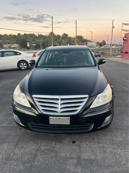 2009 Hyundai Genesis - Image 2 of 8