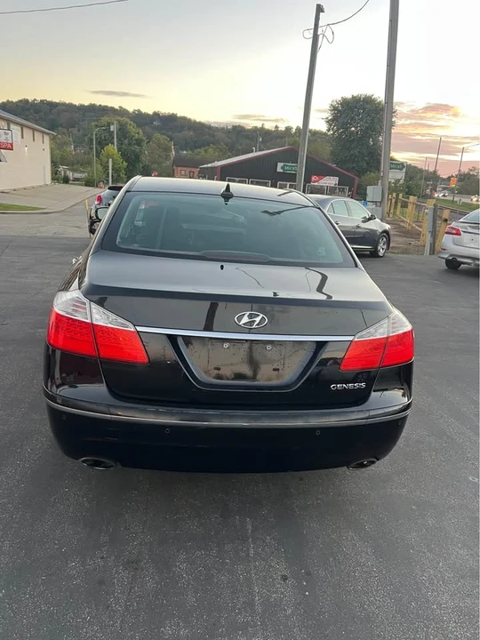 2009 Hyundai Genesis - Image 5 of 8